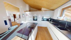 Goldrain: Wohnhaus mit Garten in sonniger Lage zu verkaufen Goldrain: Wohnhaus mit Garten in sonniger Lage zu verkaufen