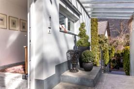 Latsch/Morter: Exklusives Architektenhaus – Freistehend und mit beeindruckender Dachterrasse