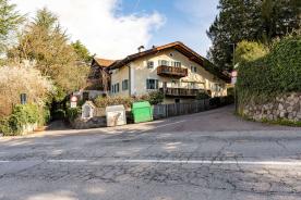 Meran/Obermais: Geschlossener Hof mit ca. 4,8 ha landwirtschaftlichen Grundstücken zu verkaufen