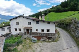 Modernisierter geschlossener Hof am Prader Berg in Traumlage zu verkaufen