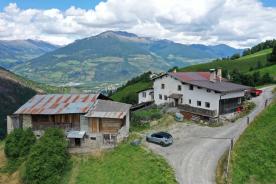 Modernisierter geschlossener Hof am Prader Berg in Traumlage zu verkaufen