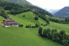 Modernisierter geschlossener Hof am Prader Berg in Traumlage zu verkaufen