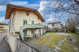 Prad am Stilfserjoch: Freistehende Villa mit 2 Wohneinheiten zu verkaufen