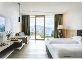 Burgstall: Tourismuszone mit Hotelprojekt zu verkaufen