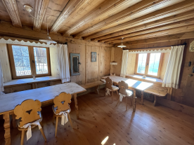 Geschlossener Hof am Schludernser Sonnenberg zu verkaufen  