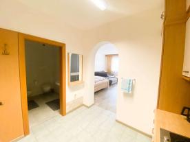 Ideales Investitionsobjekt - Saniertes Monolokal im Zentrum von Plaus zu verkaufen Ideales Investitionsobjekt - Saniertes Monolokal im Zentrum von Plaus zu verkaufen