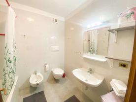 Ideales Investitionsobjekt - Saniertes Monolokal im Zentrum von Plaus zu verkaufen Ideales Investitionsobjekt - Saniertes Monolokal im Zentrum von Plaus zu verkaufen