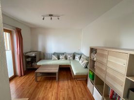 Laas/Tschengls: Freistehendes Wohnhaus mit Scheune und umliegender Grundfläche zu verkaufen