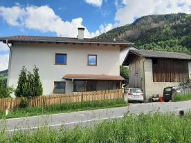 Laas/Tschengls: Freistehendes Wohnhaus mit Scheune und umliegender Grundfläche zu verkaufen