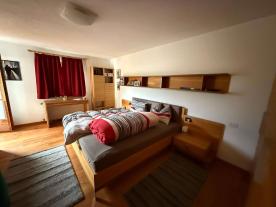 Mals/Burgeis: Wohnhaus mit Wirtschaftsgebäude in ruhiger Lage zu verkaufen Mals/Burgeis: Wohnhaus mit Wirtschaftsgebäude in ruhiger Lage zu verkaufen