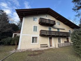 Meran/Obermais: Geschlossener Hof mit ca. 4,8 ha landwirtschaftlichen Grundstücken zu verkaufen
