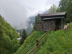 Stilfs: Mahdhütte mit umliegender Grundfläche zu verkaufen