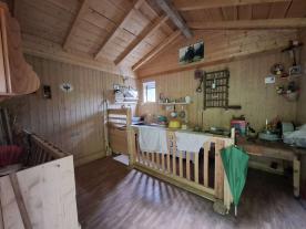 Stilfs: Mahdhütte mit umliegender Grundfläche zu verkaufen