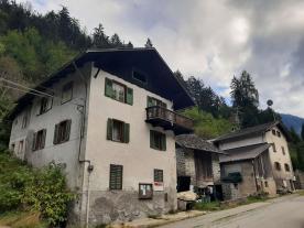 Stilfs: Sanierungsbedürftiges Wohnhaus mit Wirtschaftsgebäude zu verkaufen