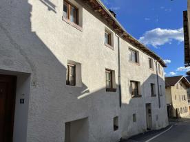 Wohneinheit mit Wirtschaftsgebäude und Garten im Zentrum von Mals zu verkaufen