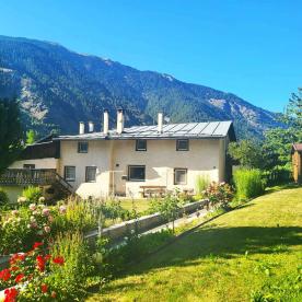Freistehendes Wohnhaus mit Wirtschaftsgebäude in Taufers im Münstertal zu verkaufen