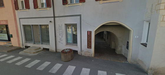 Geschäftslokal in historischem Gebäude Geschäftslokal in historischem Gebäude