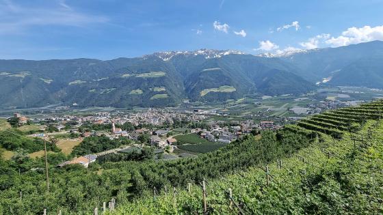 Geschlossener Hof mit Panoramablick in Naturns zu verkaufen Geschlossener Hof mit Panoramablick in Naturns zu verkaufen