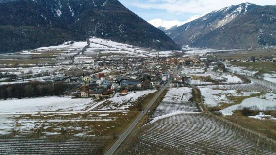 Glurns: obstbaufähige Wiese Nähe Sportzone zu verkaufen Glurns: obstbaufähige Wiese Nähe Sportzone zu verkaufen