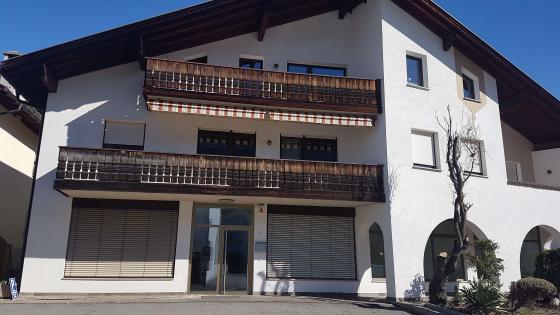 Schlanders: Großräumiges Büro im verkehrsgünstiger Lage zu vermieten Schlanders: Großräumiges Büro im verkehrsgünstiger Lage zu vermieten