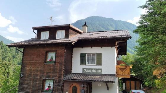 Stilfs/Gomagoi: Gepflegtes Wohnhaus mit großem Hofraum und Garten zu verkaufen Stilfs/Gomagoi: Gepflegtes Wohnhaus mit großem Hofraum und Garten zu verkaufen