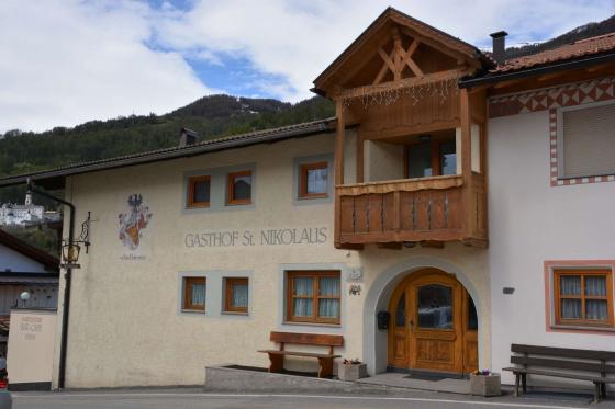 Mals / Burgeis: Gut geführtes Gasthaus mit Zimmern und Privatwohnung zu verkaufen Mals / Burgeis: Gut geführtes Gasthaus mit Zimmern und Privatwohnung zu verkaufen