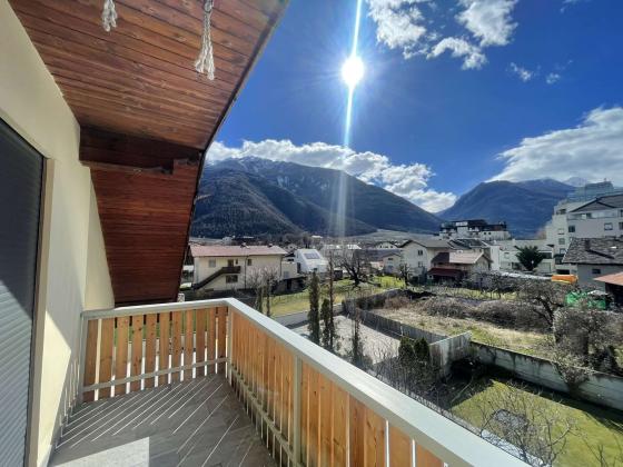 Latsch: Vermietete 3-Zimmerwohnung mit Balkon zu verkaufen Latsch: Vermietete 3-Zimmerwohnung mit Balkon zu verkaufen