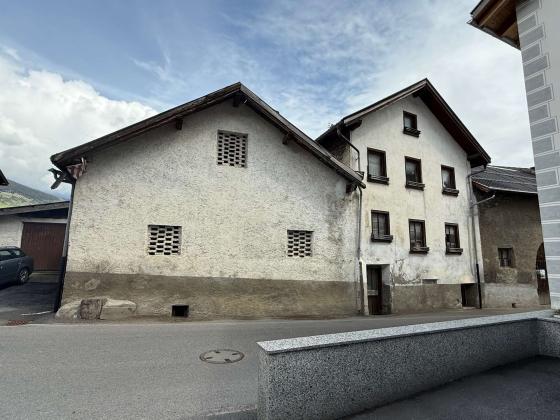 Mals/Laatsch: Sanierungsobjekt mit Potenzial zu verkaufen Mals/Laatsch: Sanierungsobjekt mit Potenzial zu verkaufen