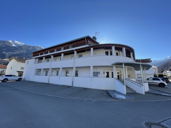 Prad am Stilfserjoch: Vermietete 4-Zimmerwohnung mit Garten, Keller und Autoabstellplatz zu verkaufen Prad am Stilfserjoch: Vermietete 4-Zimmerwohnung mit Garten, Keller und Autoabstellplatz zu verkaufen
