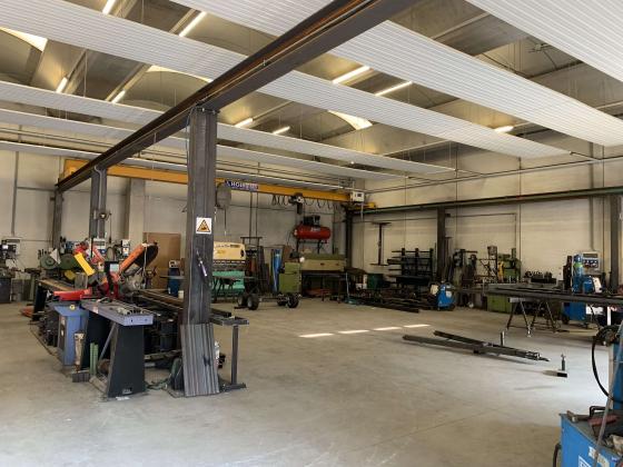 Produktionshalle im Gewerbegebiet von Vetzan Produktionshalle im Gewerbegebiet von Vetzan