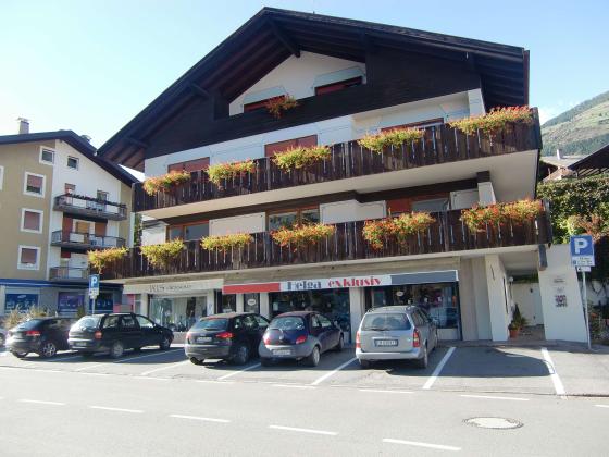 Schlanders: Geschäftslokal in frequentierter Lage zu vermieten Schlanders: Geschäftslokal in frequentierter Lage zu vermieten