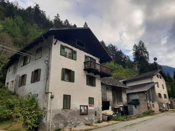 Stilfs: Sanierungsbedürftiges Wohnhaus mit Wirtschaftsgebäude zu verkaufen Stilfs: Sanierungsbedürftiges Wohnhaus mit Wirtschaftsgebäude zu verkaufen